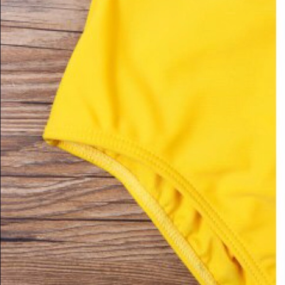 (last one) Sexy Yellow Print One Piece - Picture 4 of 6